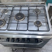 طباخ وثلاجه شغالين ثنينهم سعرهم 250 مكان ابودشير للاستفسار 07710853946...