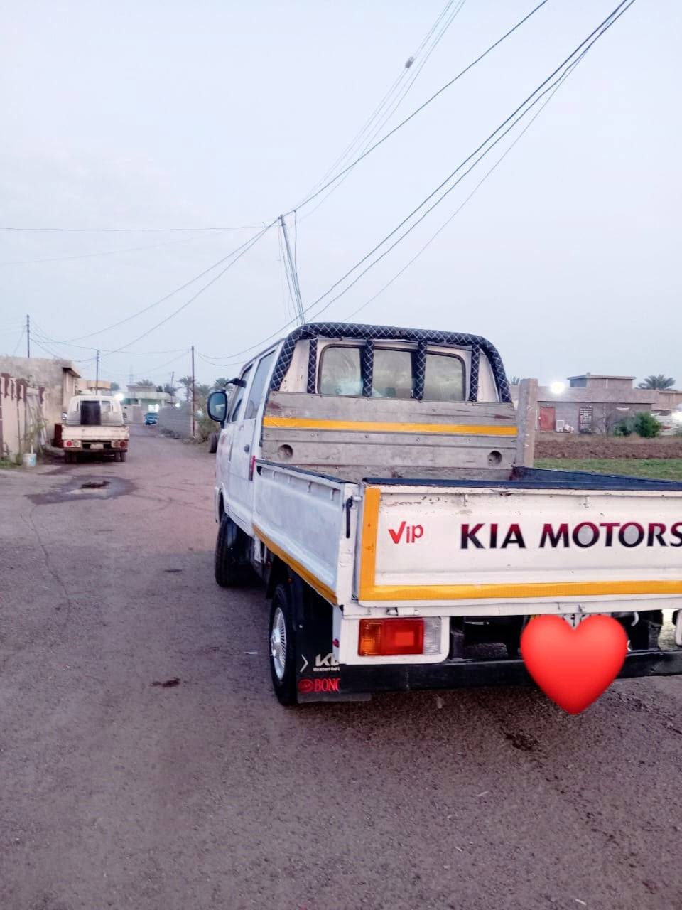 السلام عليكم 
كيا دبل قماره موديل 1996رقم انبار الماني تحويل مباشر 
مكفوله كير محرك اكسل شاصي رقم شاصي واضح مكينه مال حاويه دوشمه جديد 
السعر 48وبيها مجال قليل 
المكان التاجي مقابل سيطرة العبايجي اطراف بغداد 
***********
