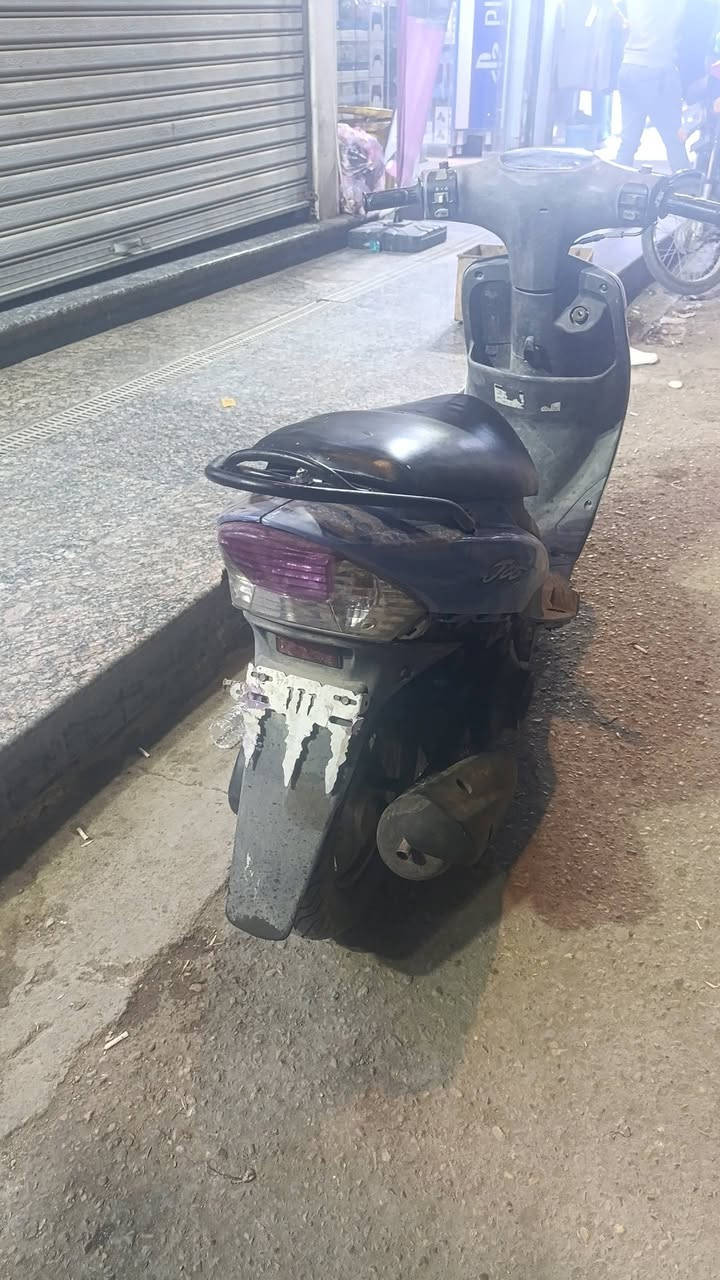 ماكس منغولي للبيع دراجه شغاله من الطول للطول مابيه نقص ماعدا كيج البانزين معلك مبدل ولفات فقط مال تفصيخ مكاني الناصريه السعر 700 وبيه مجال 
رقمي ***********
