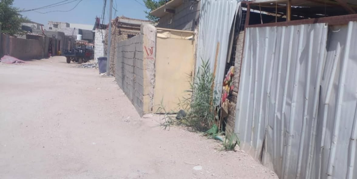 بيت للبيع
ركن
المساحة ١٣٠متر. وجه ٦ونص و نزال ٢٠
على شارع تجاري
يوجد فيه محل
مزارع اليرموك  مقابل قرية الغدير خلف نادي الفروسية
مقابل السادة الغرابات 
للتواصل ***********
