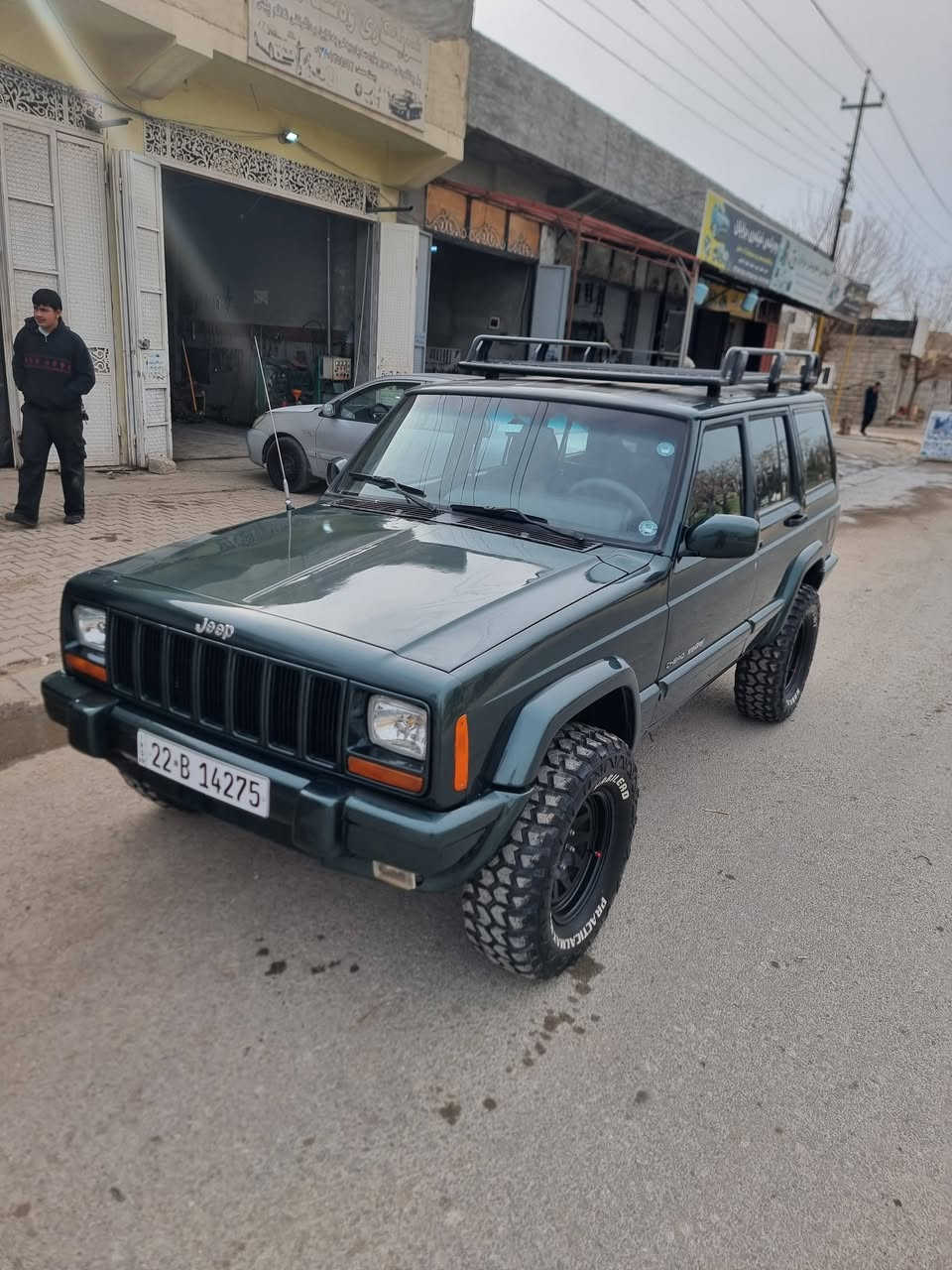 جیب مودێل 1999 سعر75$
نمونە لەجوانی وپاکی 
گێڕومەکینەواکسل دەبل اکسل کارەبایو تەبرید
هەمو شکی بەشەرت تایەی تازەیە سەنەوی تازەیە 
حزام بۆیاخە بۆجوانی سعری 75$
ناونیشان بازیان ***********
***********
