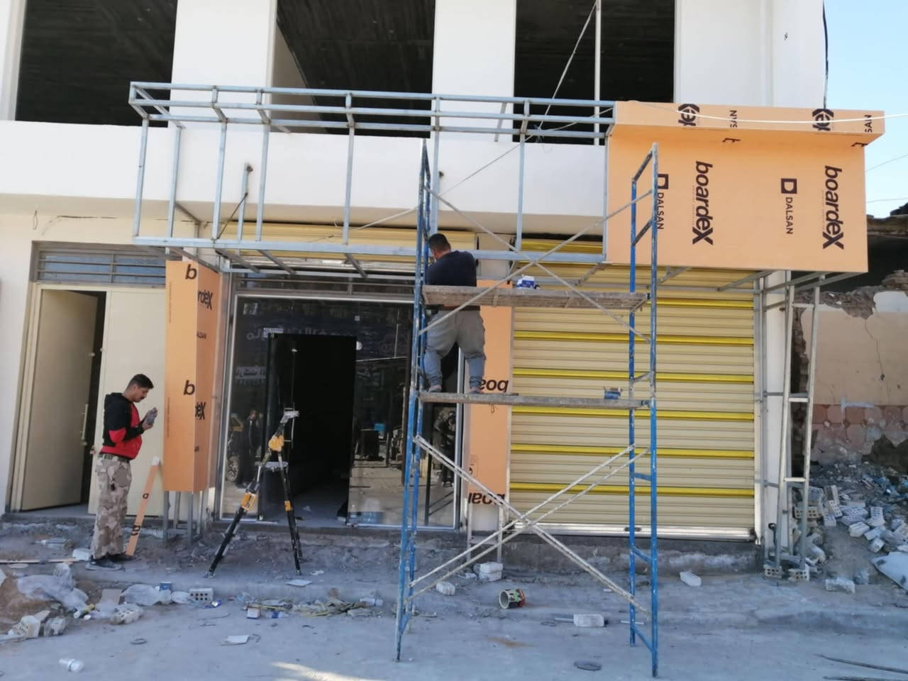 على بركة الله تعالى تم انجاز واجهية لاحد البنايات في منطقه اليوسفية من اعمال مكتب ابو عبدالله للديكورات
للاستفسار
***********
***********
