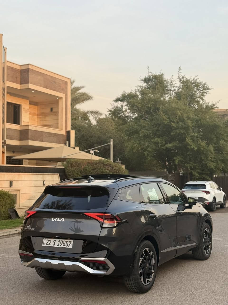 سبورتج برستيج للبيع
موديـل 2023
ماشية 57 الف
محركها 2500
فول مواصفات داخل احمر
دخول جديد
حادثها بنيد صبغ وجاملغ بارد
وبيها ٣ قطع كلير وصور حادث موجودة
سعر : 200 ورقة
مكان : بغداد زيونة
رقم : ***********
