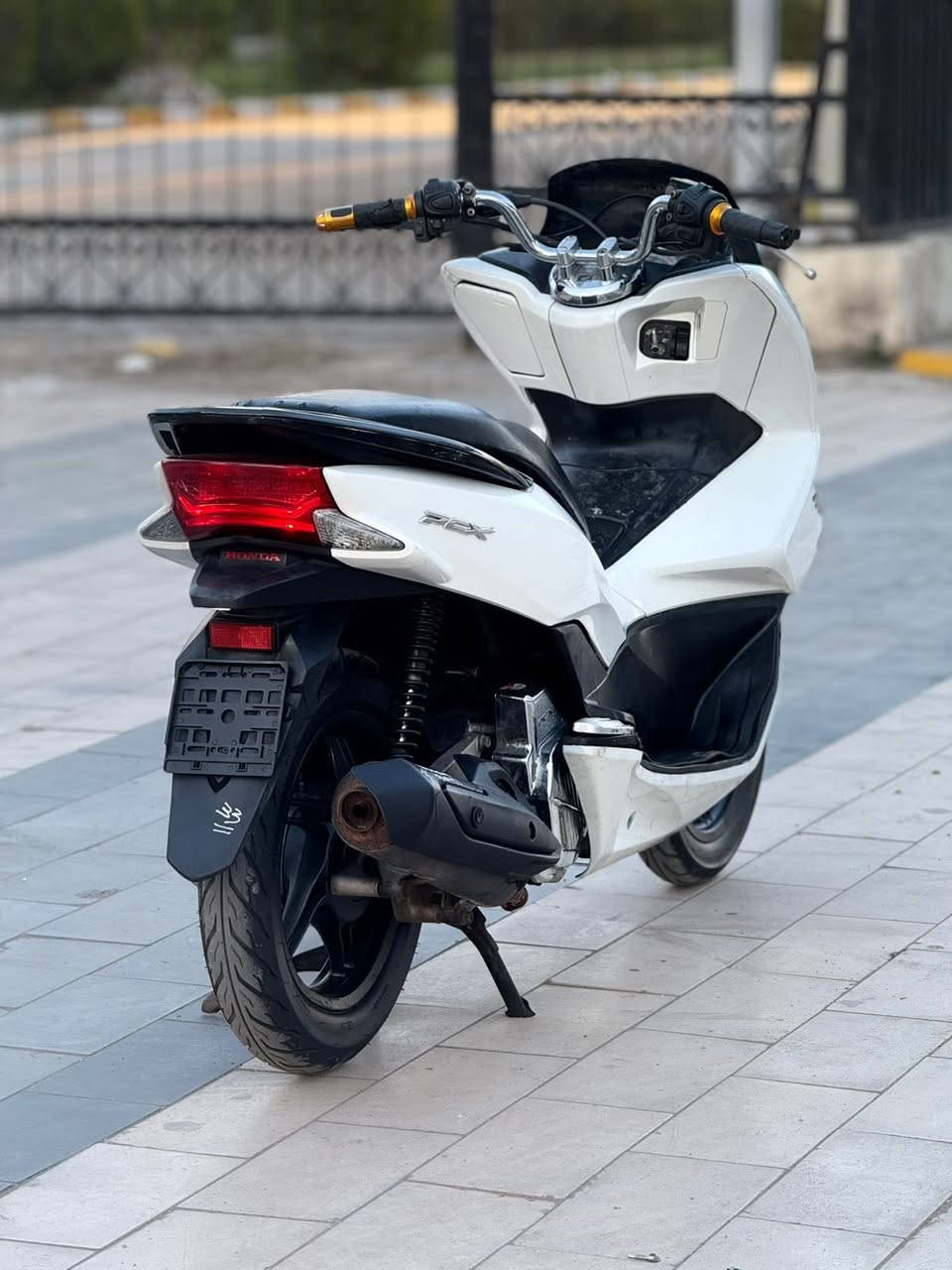 السلام عليكم للبيع دراجه pcxجيل الثاني ياباني اصلي دراجة مال رمبه ماخذها رمبه الدراجه على ايدي حجم مكينه
150ياباني الاصلي دراجه جديده مال جناي
ياباني الاصلي دراجه كامله أستان كهربائي حساس ازدحام ٢ دراجه جديده الدراجه مكينه لوك برغي ممفتوح بيهه شلعا معدل خير من اللّٰه دراجه تكول جديده بمعنئ الكلمه واحلا من الصور دراجة مكينه مكفوله اي نقص مابيه
السعر مليون 550 وبيه مجال بصيط 
اي استفسار ***********مكان بغداد
