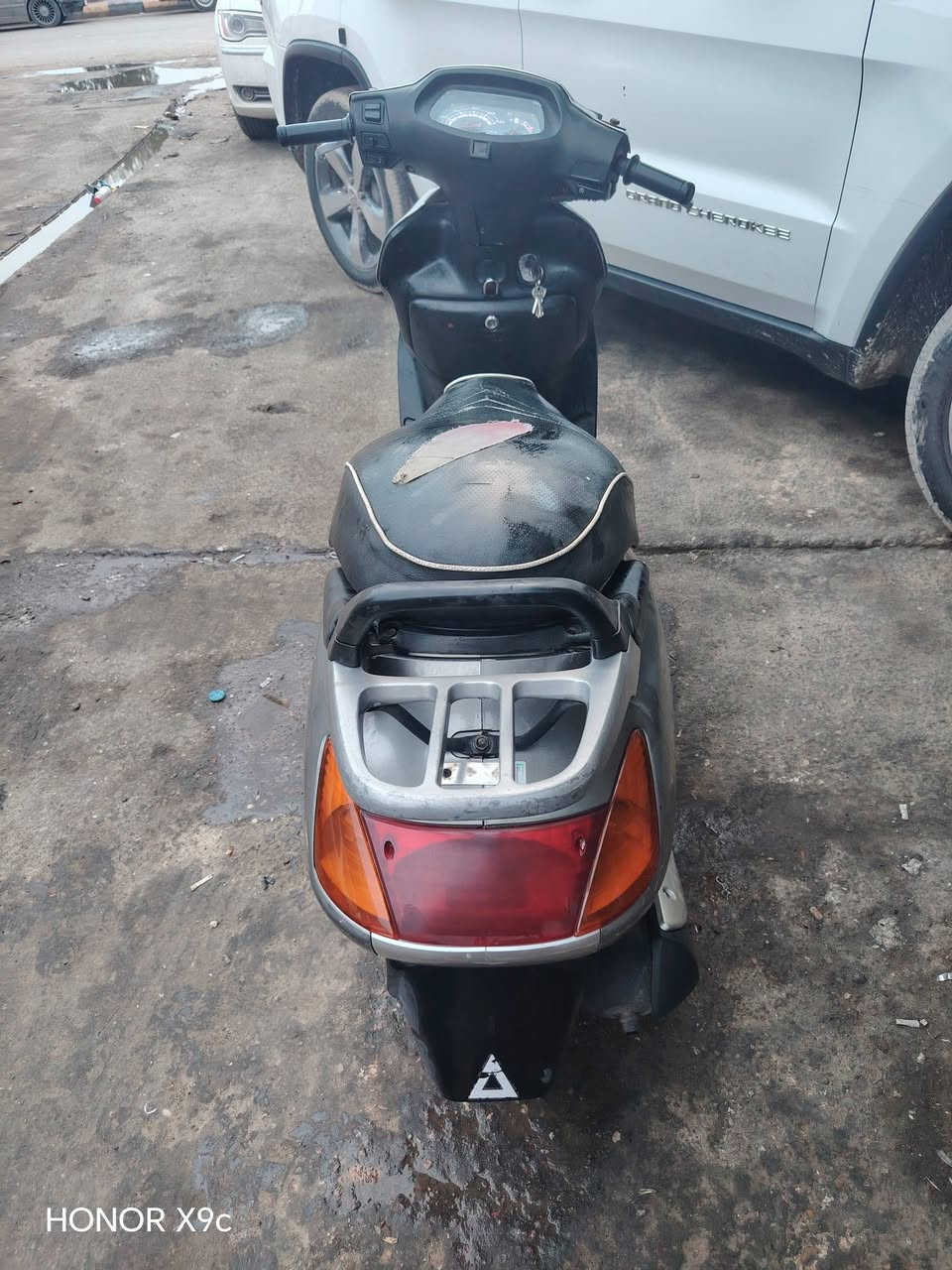 السلام عليكم دراجه سبيسي يابني درجه خير من الله وناعمه ما تنسمع مجفت رايمر بس والباقي كله اصلي كفرات اصليه دراجه جاهزه السعر 650 وبه مجال قليل  ***********
