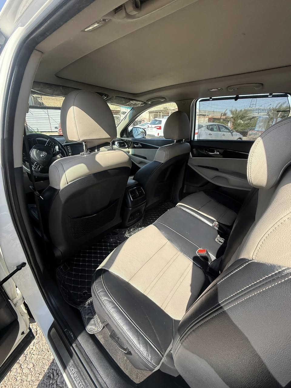 سورنتو موديل2018فول 1/1ماشي 82 الف وقابله لزياده السعر250 ورقه متواجد اتصال فقط
العنوان بغداد الكرخ ***********

افلح من صلى على محمد وال محمد
