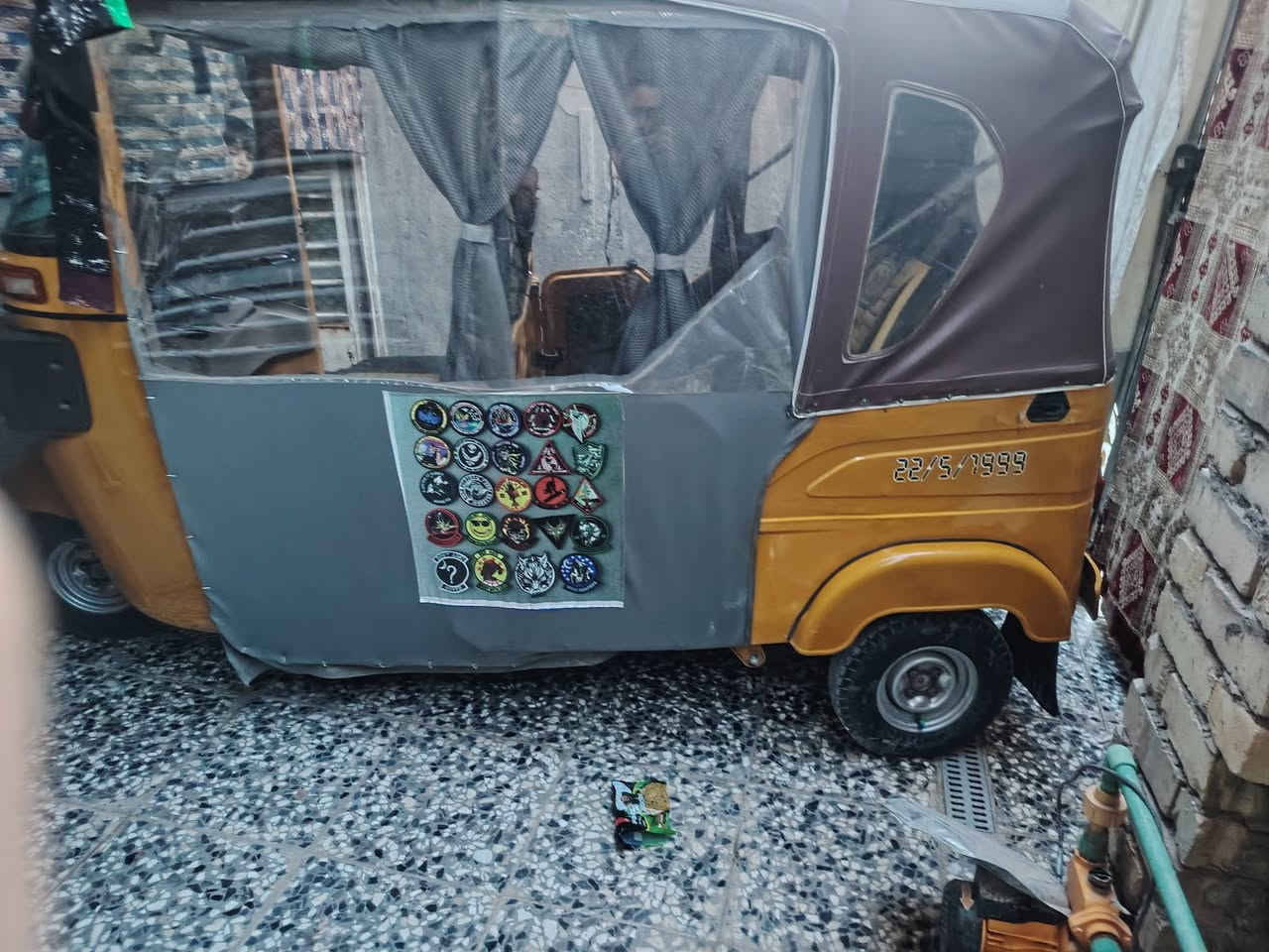 السلام عليكم تكتك واحد و عشرين 
شوفت عينك *********** مكاني مدينت الصدر
