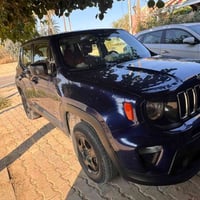 جيب رنجيد 2020 بأسم والدتي   سياره حلوه ومرتبه وجاهزه ونضيفه كلش ماشيه...