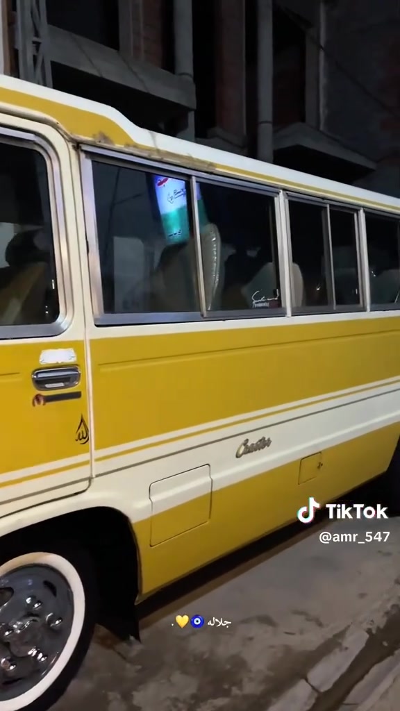 سلام عليكم كوستر سنفوره للبيع مكنيه كروسيده غاز وبانزين موكلف بل نشر هاذه رقم صاحبه شراي خابر ***********
