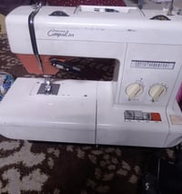 عندي هاي المكينه نوعها(برذر) وياها المستلزمات الي موجوده ويا المكينه و...