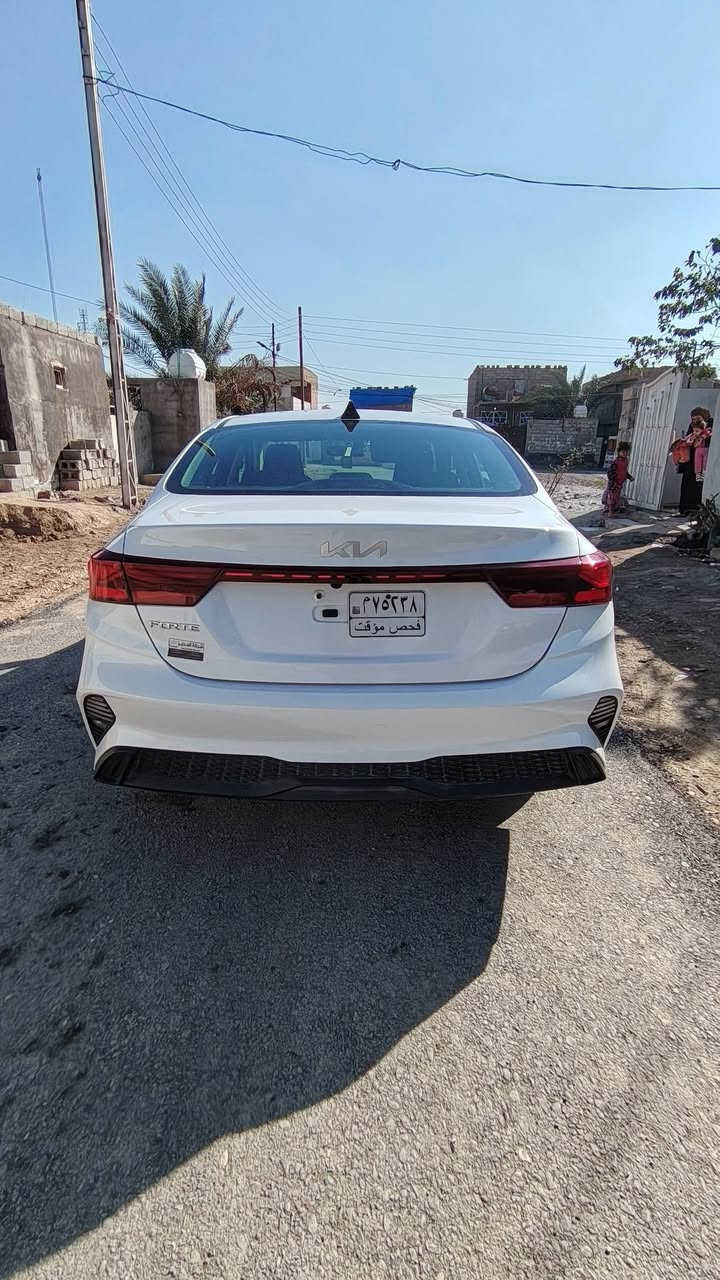 سلام عليكم فورتي للبيع موديل 2024 دخول جديد بدون رقم السياره ليبل واحد بدون اي تبديل حادثها موضح بالصور بعدني مصابغها ابيع على وضعها السياره نص فول سعر السيارة155$

وبيها مجال بسيط باقي التفاصيل اتصل ع رقم 📱

***********
