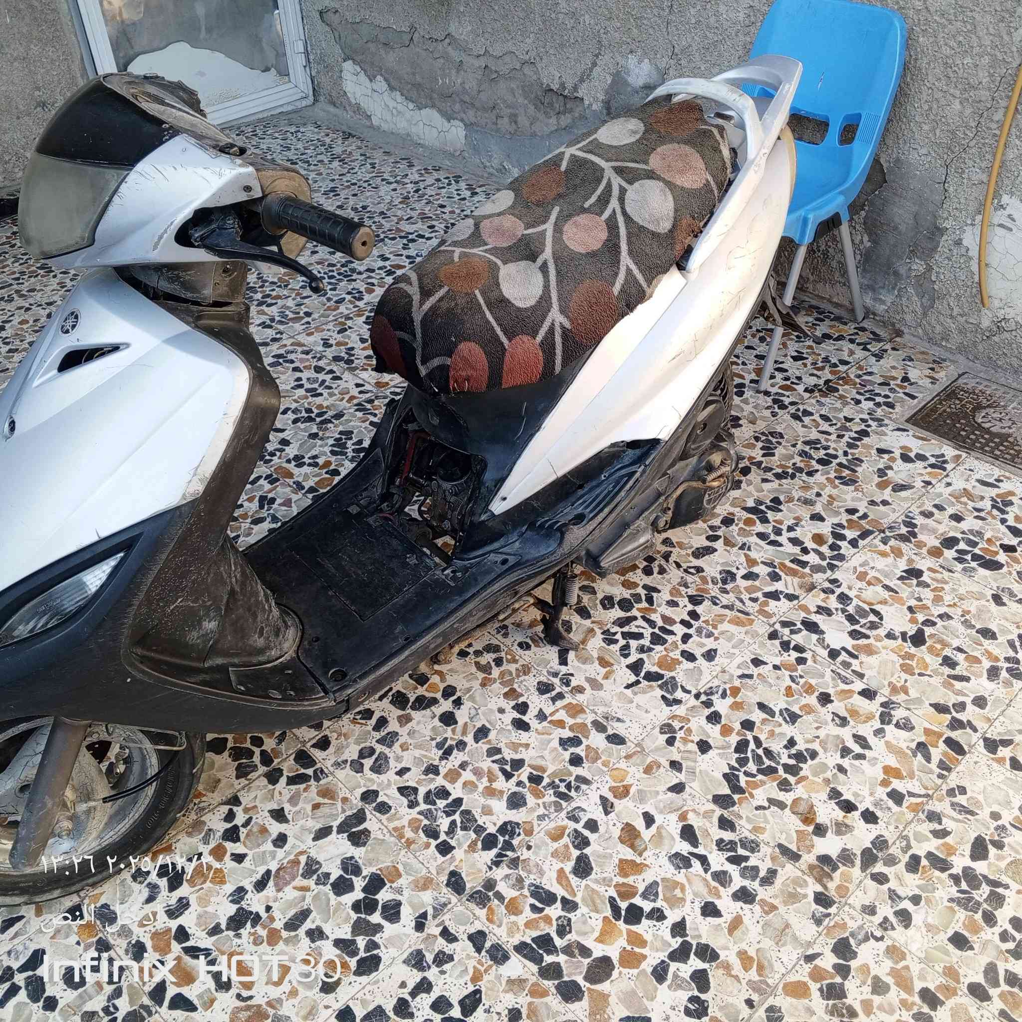 السلام عليكم دراجه ماكس 140شغاله كهربائيات شغاله نقص باتري واير بريك خلفي ابيع كوم حديد سعره 200وبيه مجال مكاني الشعب رقمي ***********
