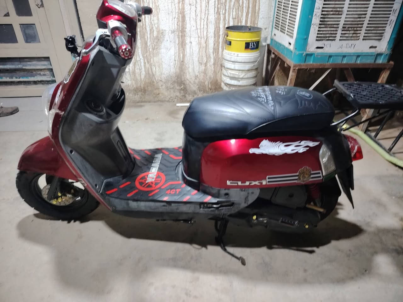 دراجة بوليس للبيع السعر ٧٥٠ وبيها مجال العنوان كوت حي الجوادين ***********
