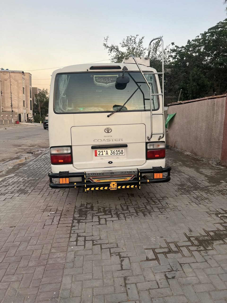 سلام عليكم كوستر ناصيه موديل ٢٠١٤ للبيع مكينه كير حداديه خير من الله بيها بالجنطه صبغ ولوزرات قطع صبغ وره تاير الخلفي مال كويت سياره تدفئه وتبريد رقم سليمانيه وبأسمي سياره تحويل قبل ١٠ ايام حولتها بأسمي السعر ٢٧٥ الاستفسار الاتصال على هذا رقم ***********والي مو شراي لا يتصل واني بالخدمه
