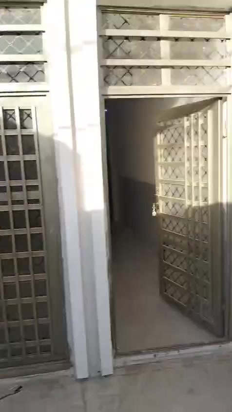 سلام عليكم بيت للبيع زعفرانية شارع الكهرباء حي السندباد
بيت حديث مثل ما موضح طابو صرف البيت طابق ونص 
السعر 120 مليون وقابل للتفاوض 
للإستفسار  ***********
