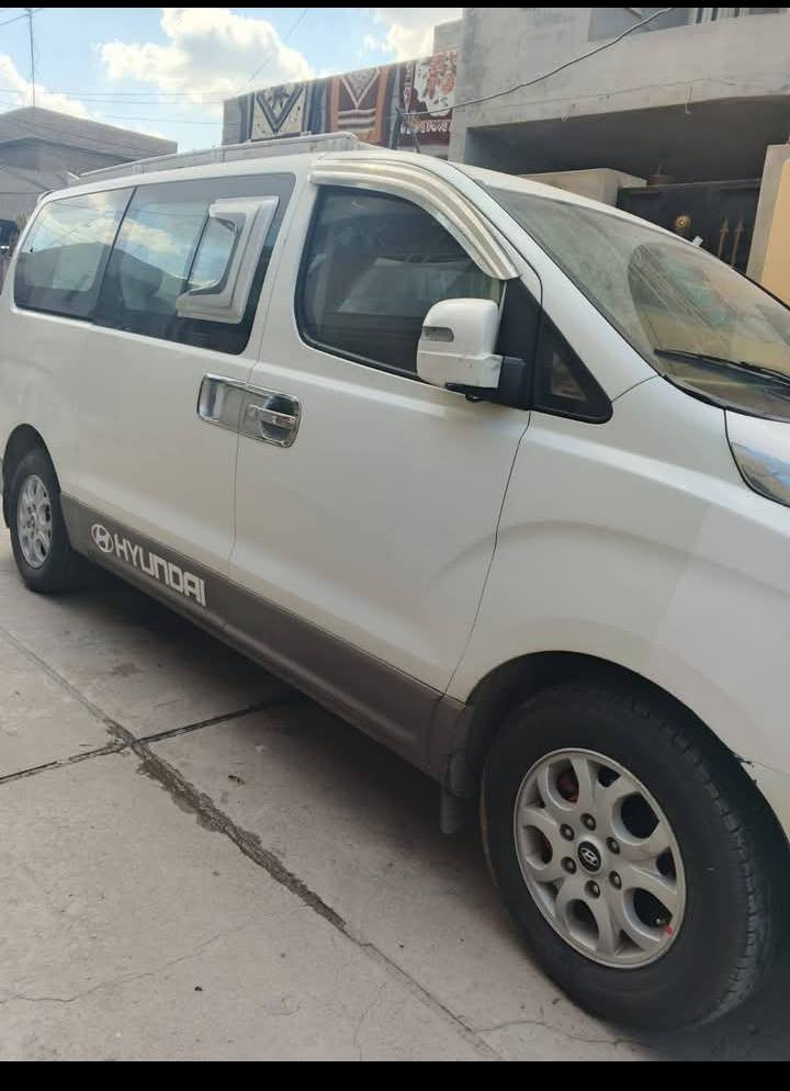 ستاريكس موديل 2010
رقم أربيل سياره نظيفه هزه وسنوية جديده بدون صبغ بس تعديل بيها مكانين موجود بأربيل سعر 150 بيها مجال بسيط 
***********
