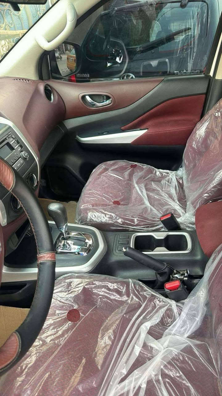 سلام عليكم بيكم نيفاره مديل 22 اوتماتيك 
رقم نكليزي بغداد  مكانها بصره 
مبدل بيها جاملغ و بنيد بدون داخل مثل ما موضح بل سونار 
سعر /190
بيها مجال حك جيه بس 
***********
