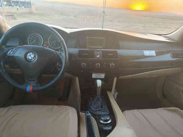Bmw E60
موديل 2006 

فوول فوول مواصفات 

مه كينه 530ي نؤزل كوورت مه رغوب 

به سمه و سلايت گير تؤماتيك و سپؤرت وعادي 

كوشن كاره بايي و كوشن خه زنه 

بيلاد 5 په رده يه پيش و دواي حاسه يه 

ته بريد ساردوو گه رمي و هه موو گياني به شه رت 

سه ياره كه براوه ي دووبه يه

گؤرينه وه ش اكه م له سه ر دل گرتن 

***********
سعري 56و معامله
