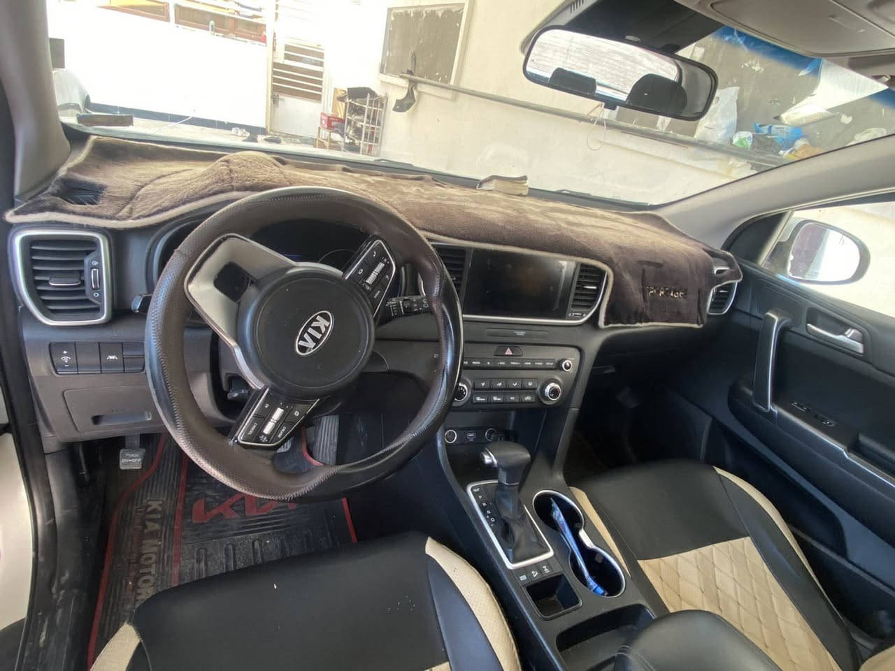 السلام عليكم اخوان كيا سبورتنج موديل 2021 السياره أمريكي  جاهزه رقم بغداد الدولي الجديد تخم تاير شاشه حداديه مكينه كير : مكان السياره بغداد السعر 150 : للاستفسار (***********)
