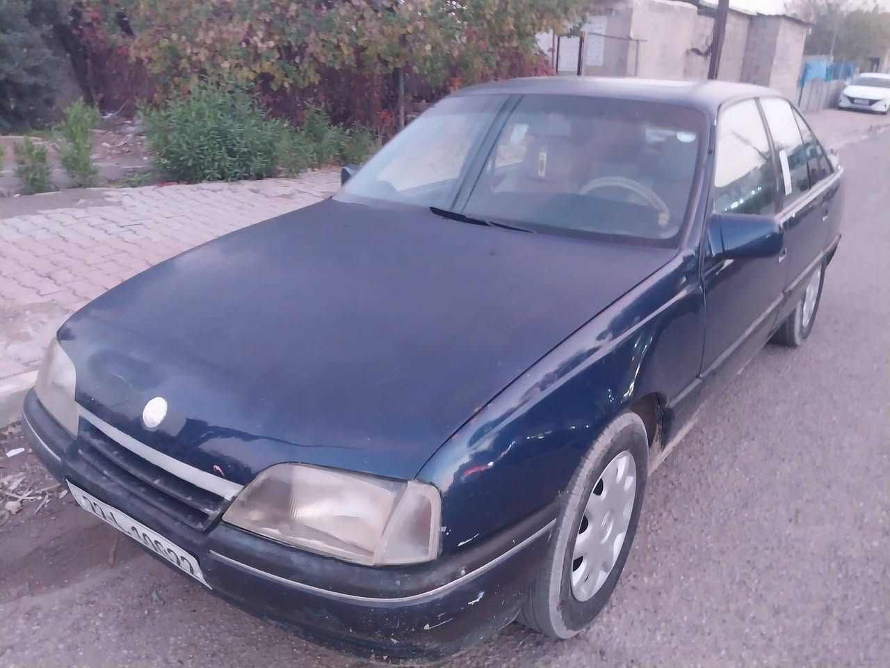 اومیگا مودیل 1990 محرك عشرین رەقەم المانی گیر ئوتوماتیک گیر و محرك شرت دفتەر بەنزین بیە عنوان کرکوك سعر 33  ***********    ***********
