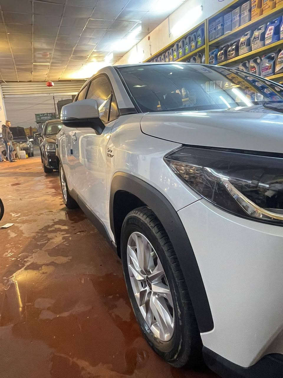 السلام عليكم ادمن بله زحمه موافقتك                         عمي سياره مكفول من البجم للبجم اليدور جديد هاذه وهاي تفاصيله 🌹تويوتا كورولا كروس هايبرد 2025 🌹�
⚡️ السياره ماشيه 32 الف 

⚡️ موديل 2025

⚡️ حجم المحرك 4Cylinder 2.0L 

⚡️ مرتبط بناقل حركة أوتوماتيك 

⚡️ بقوة 169 حصان 

⚡️ مفتاح التشغيل بصمة 

⚡️ دفع ثنائي FWD 

⚡️ سلايد روف

⚡️ اريل نفكيتر 

⚡️ رادار 

⚡️لايت هالوجين 

⚡️ حجم الاطار 215/60R17 

⚡️ ويل كب 17

⚡️ 4 دسك

⚡️ حساسات ضغط الاطارات 

⚡️ اشارة في المرايا الجانبية 

⚡️ ماسحة خلفية 

⚡️عدد AIR BAG 7

⚡️ هاند بريك كهرباء 

⚡️ ا ABS 

⚡️ دشبول شاشة ديجيتال

⚡️ مثبت السرعة Cruise 

✨ تحكمات مقود

⚡️ ا Bluetooth / USB 

⚡️مخرج منفذ الطاقة 

⚡️فحص نظام السيارة 

⚡️تتسع المقصورة ل 5 ركاب

✨المقاعد مخمل 

⚡️ مثبت مقعد الطفل ISOFIX 

⚡️ تبريد شاشة 

✨ قطعتين تبريد

⚡️ أوتو هولد Auto Hold 

⚡️ نظام تحديد المسار 

⚡️ نظام مانع الانزلاق 

⚡️ تطعيم الدواخل ألمنيوم

🔹السعر٢٧ وبيها مجال بصيط

مكان السياره بغداد

رقم‏‪***********رقم

***********
