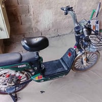 دراجة شحن ٥ باتريات جدد نوع هايس بصمة وحامل موبايل واربع سرع فلوجة هات...