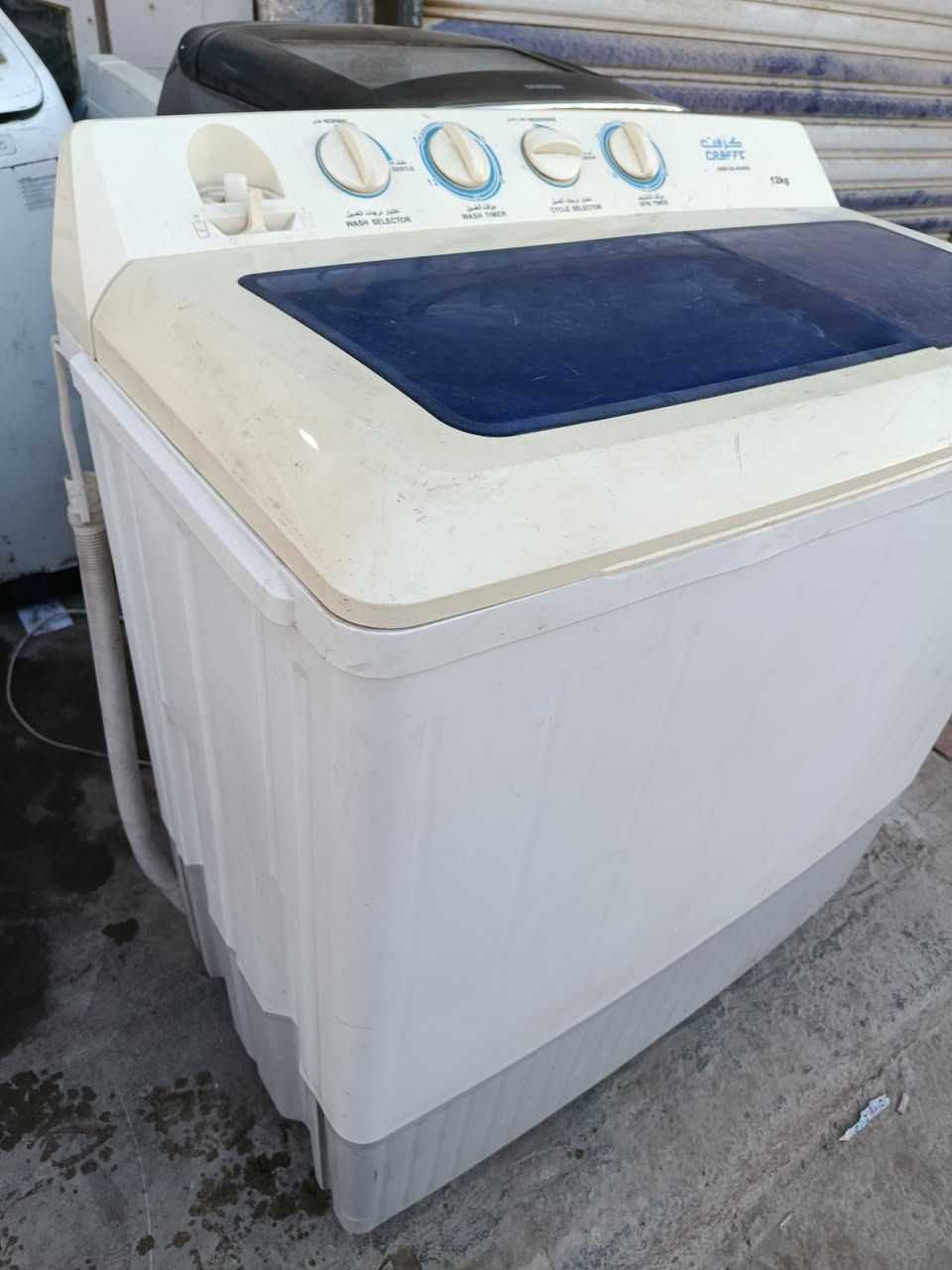 غسالة عادية حوضين نوع كرافت حجم كبير ماطوراتها بلادية وضمان 
بسعر ٨٥ 
توصيل مجانا 
 ***********
