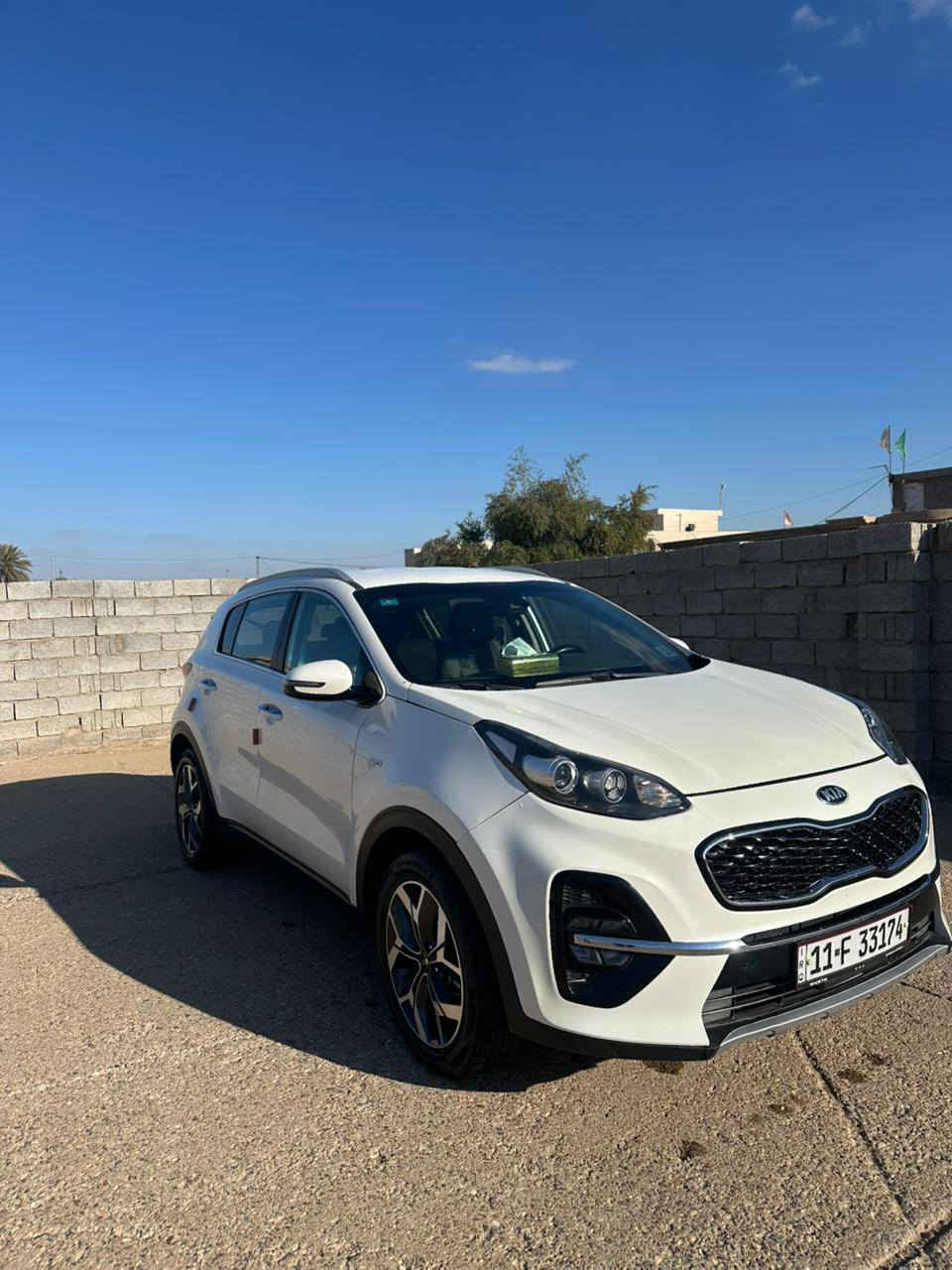 السلام عليكم كية سبورتنج 2020 وارد أمريكي ماشية 67 مواصفات فول ما عدا  البنرامة السيارة جاهزة من كلشي حادث السيارة موجود بل السونار عنوان السياره بغداد ابو غريب السعر 160 وبيه مجال الرقم ***********
