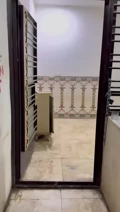 السلام عليكم
بسعر مناسب جداً 
يتوفر شقة ‼️الايجار‼️⁦جديدة
المساحة / 75متر  كبيرة جداً 
العنوان/ مقابيل مدرسة حاتم الطائي على الشارع العام 
السعر 300 الف 
للاستفسار او مراسلة الصفحة 
***********
