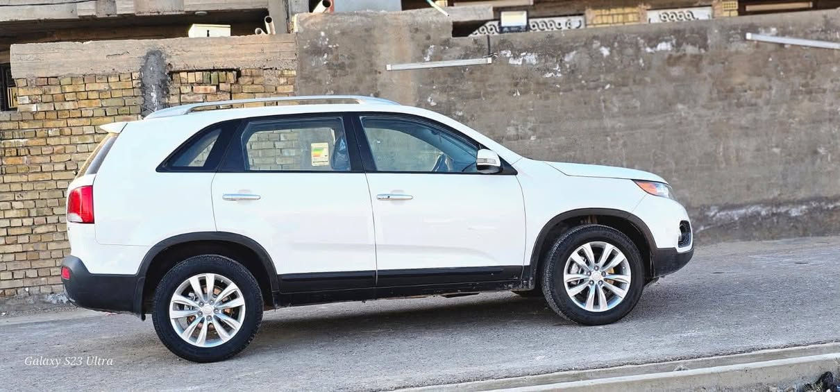 سلام عليكم اخوان لبيع كيا سورينتو خليجي محرك6 سلندر فور ويل 4X4 السيارة رقمها شمالي سليمانية السيارة فول مواصفات بنورما بصمه كراسي جلد تشغيل عن بعد سبعه راكب تبريد 3 قطع وتبريد ثلج❄️❄️❄️ سعر السيارة 140 وبيها مجال مكان السيارة بغداد المعامل الباوية و اتساب *********** والاستفسار اتصل ‎0780 526 6506
