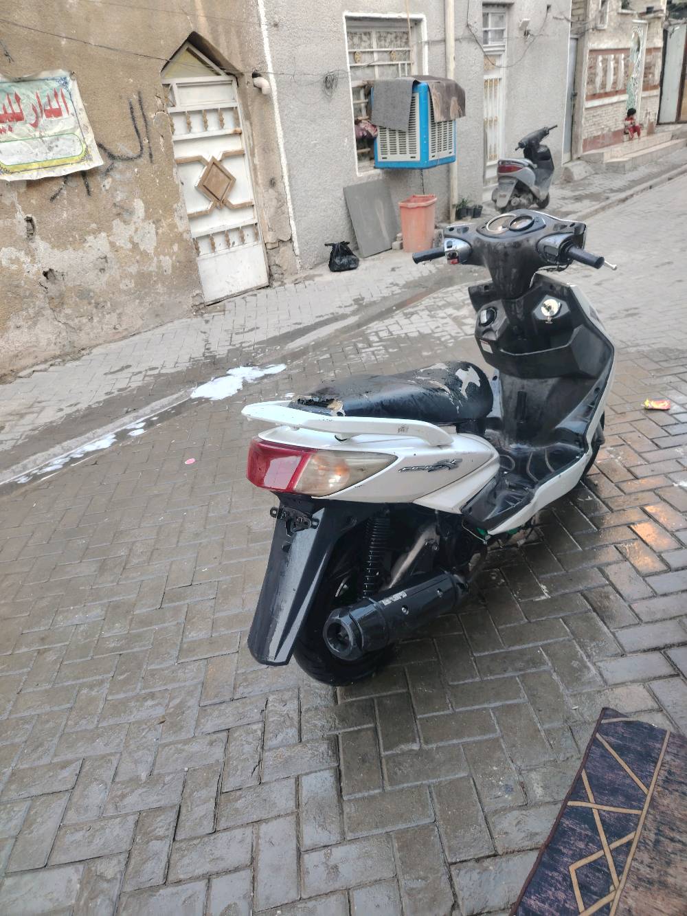 سلام عليكم شباب عندي سكنس ياباني فحل نوزل كينة مكفولة بس يرادلة ملحضات باتري وقمجي مال بريك عندي بس عوزك شدة رايدة 650 بية مجال الطيبين عنوني بغداد مدينة الصدر قطاع 55 هاتف ***********