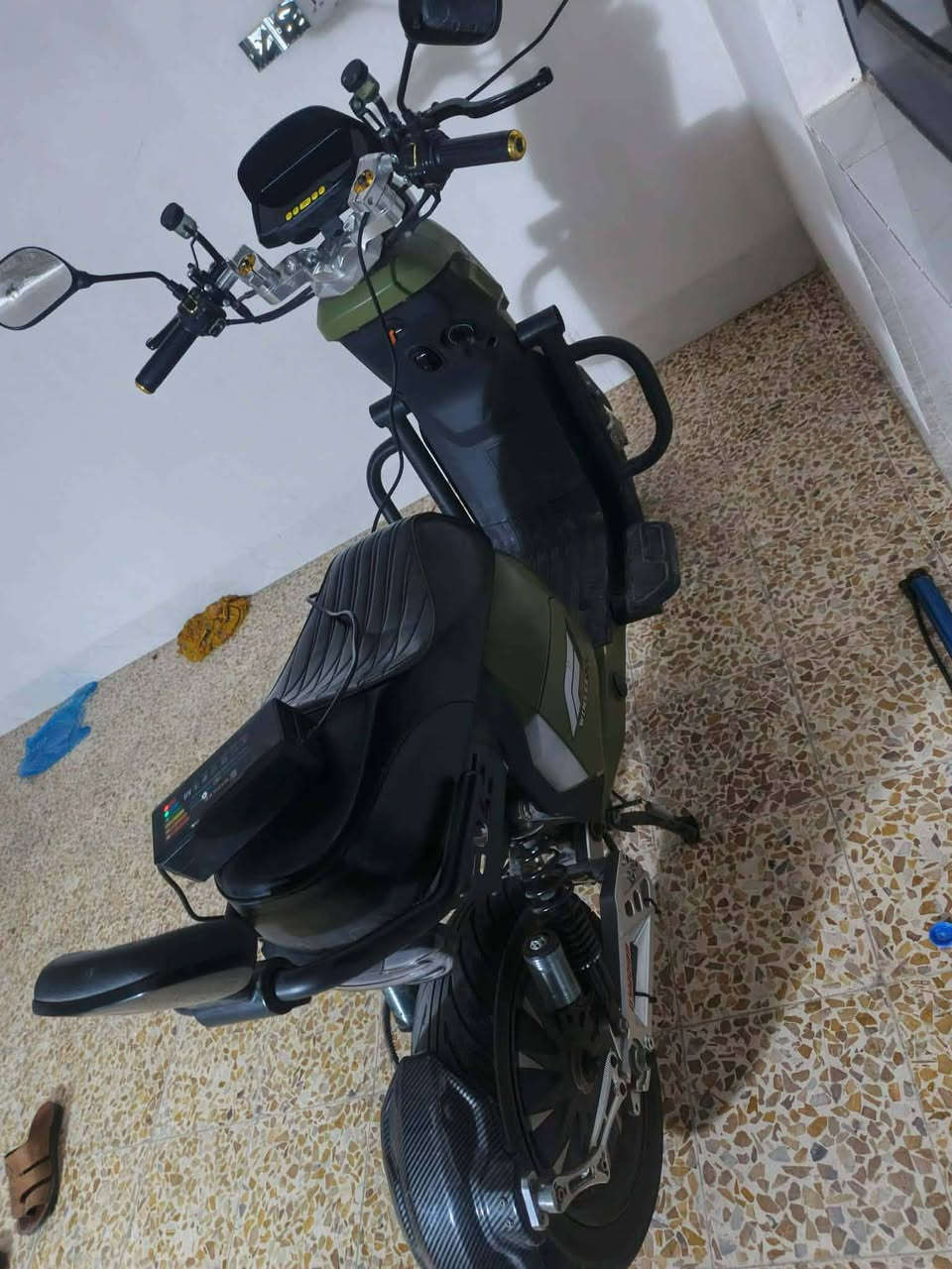 السلام عليكم ورحمة الله عندي دراجه شحن للبيع نوعيه f1ماطور اخو الجديد نضافه 99/100مستعمل شهر غراض كامل اي عيب مابي ماطور 4سرع 5بطاريات دبل سرعه136كلشي مابي الله شاهد  سعره 650وبي مجال بسيط استفسار اكثر خاص او اتصال بل رقم‏‪***********‬‏مكاني كركوك
