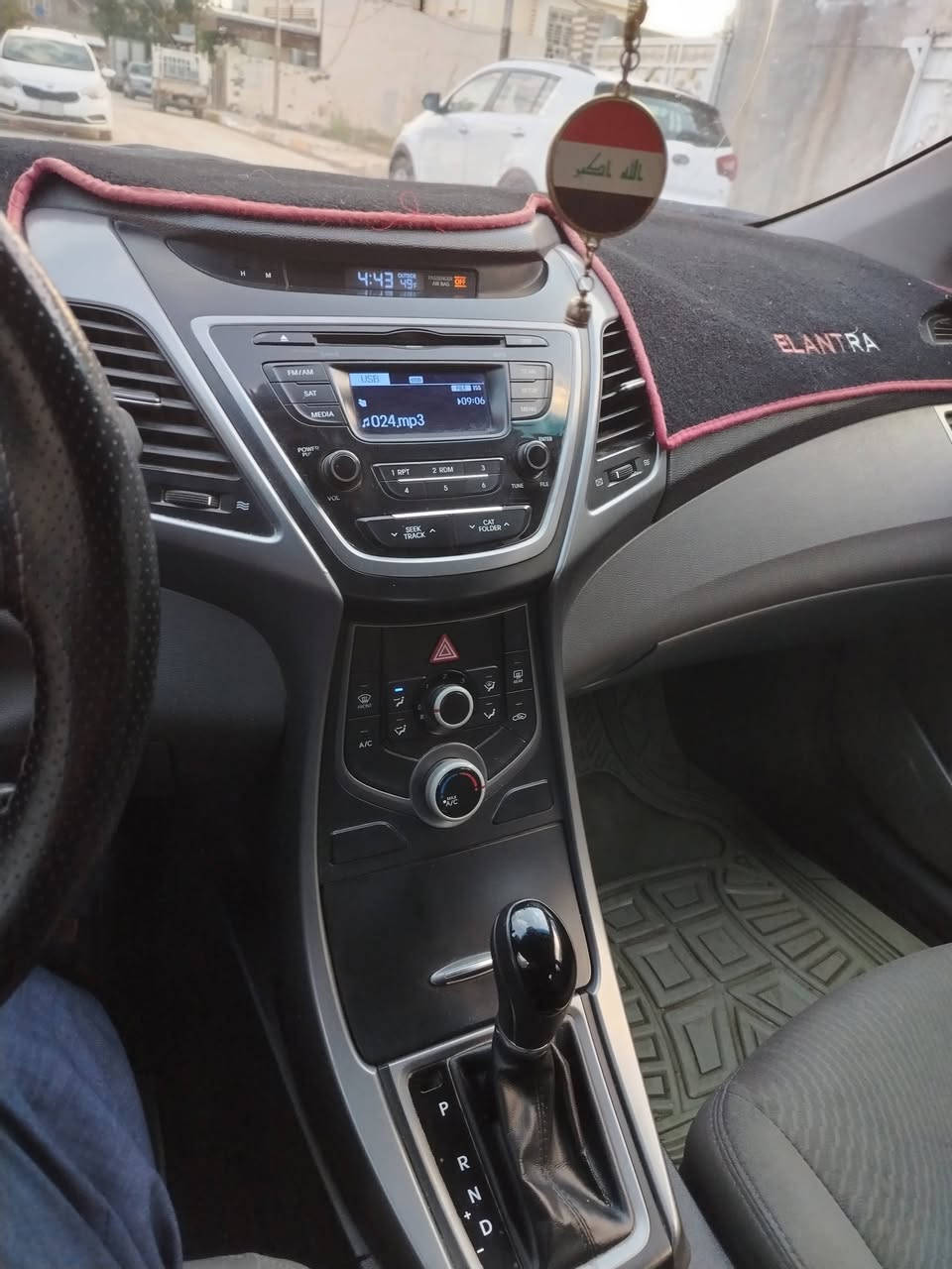 السلام عليكم. سيارة النترا موديل ٢٠١٥ ضرر بدون دواخل شرط مكينه وگير مكفول تدفئه وتبريد مكان السيارة بعقوبة للاستفسار يتصل ***********
