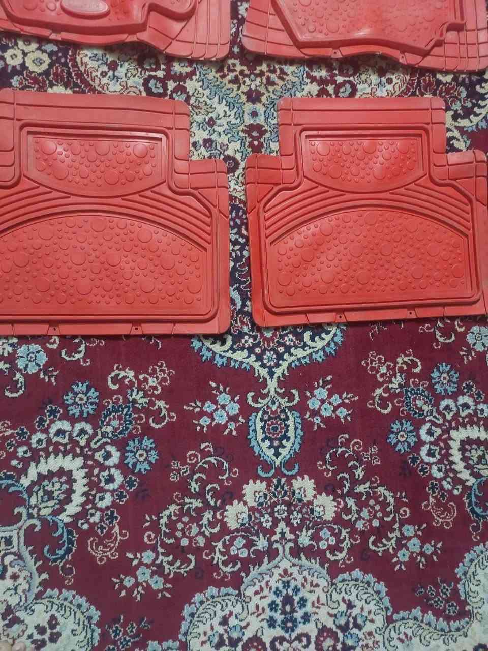 السلام عليكم ورحمة الله وبركاته 
ارضيات سياره انظاف 
السعر ١٥ الف *********** شهداء البياع
