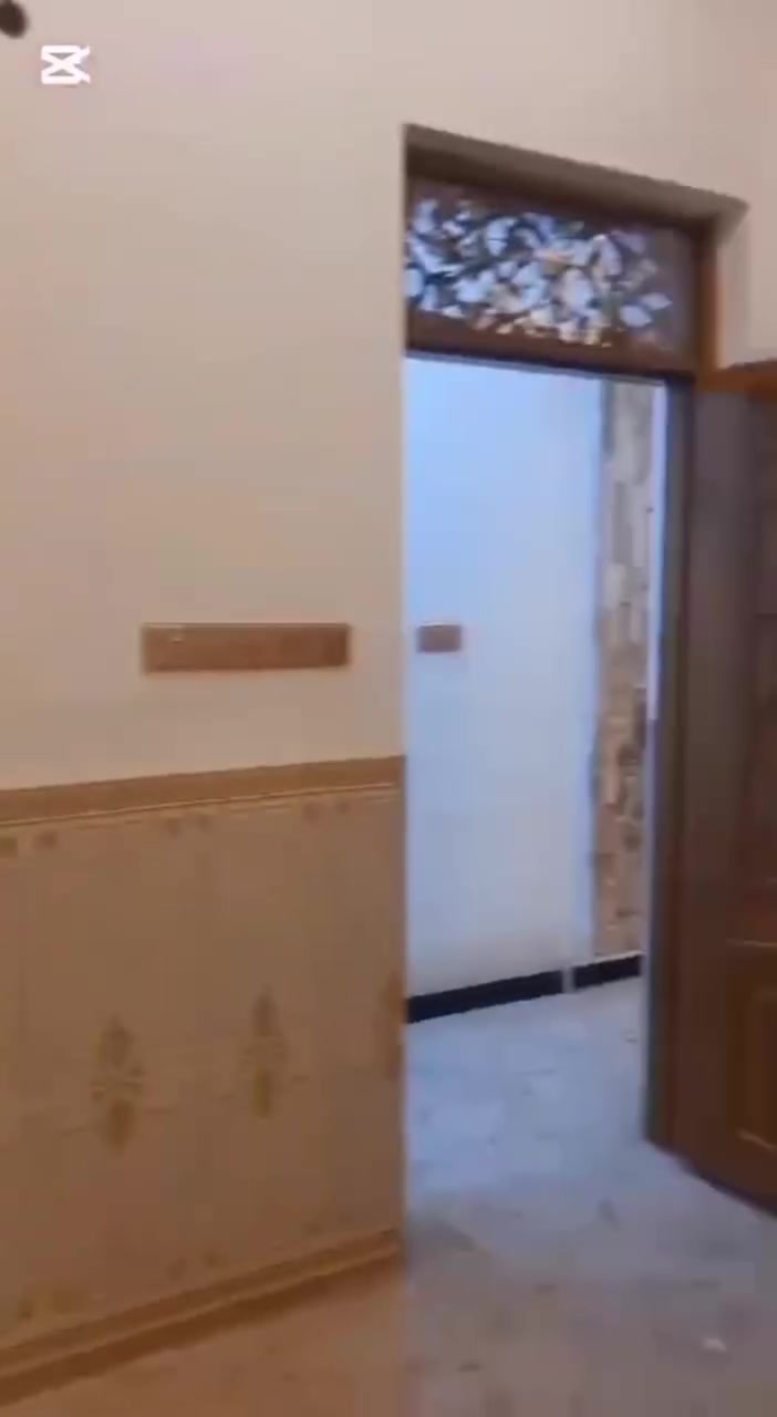 عقار للبيع يحتوي شقه100متر  +محل. الشقه تحتوي على استقبال وصاله ومطبخ وغرفه ومكشوفه والسطح عباره عن غرف اثنين كبار +المحل على طول ال 100متر ويحتوي غرفه وحمام العنوان حي الميلاد شارع مزرعة سيد علي شارع تجاري  للاستفسار ‏‪***********‬‏

