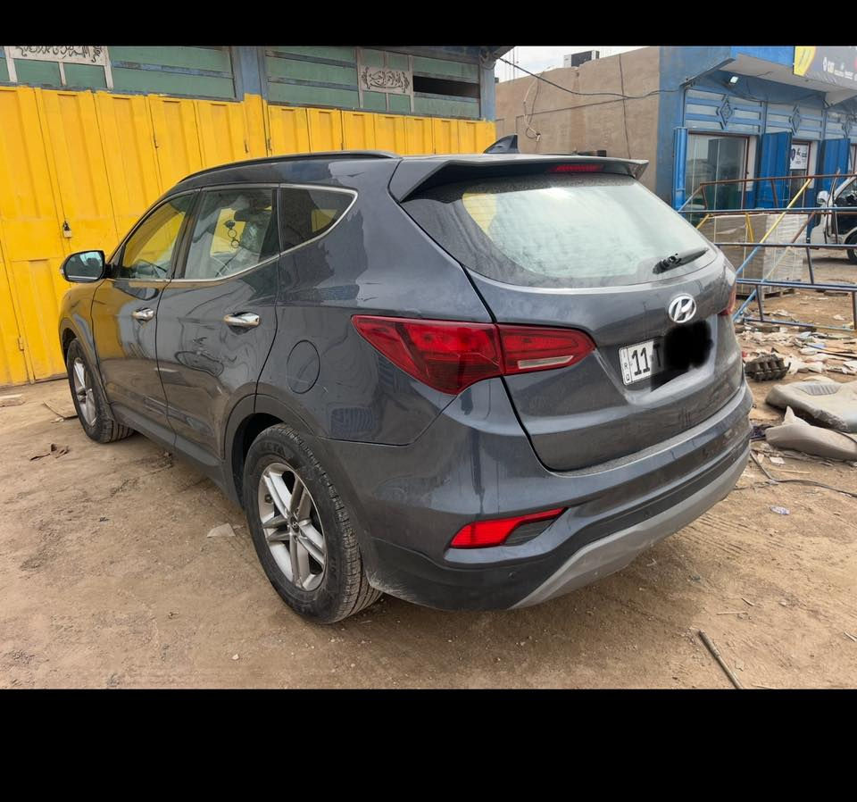 سنتافي 2017  وارد امريكي
ضرر قطعتين بنيد +قبق جنطه السونارمرفق مع الصور 
رقم بغداد انكليزي هزه جديده 
مكينه (2400) 4 سلندر
كير مكينه خير من اللّٰه
سياره نظافه 100‎%‎بالنسبه لموديلها تشوفها نظافه 22 مو 17
مواصفات
حساس خلفي
فول تحكم ستيرن
كامره خلفيه دوار
شاشه وكاميرا البلاديه
مانع تزحلق
ضام ايكو اقتصادي
درايف مود قياده سبورت
لدات امامي خلفي
كشنات (شركه) اصلي شرط لمعة المخمل بعدها لان كشن
تبريد قطعتين
ملحقات (جك + سبير )
تخم تاير جديد + حداديه امامي خلفي جديده 
السعر 130$
مكان السياره واسط /***********
