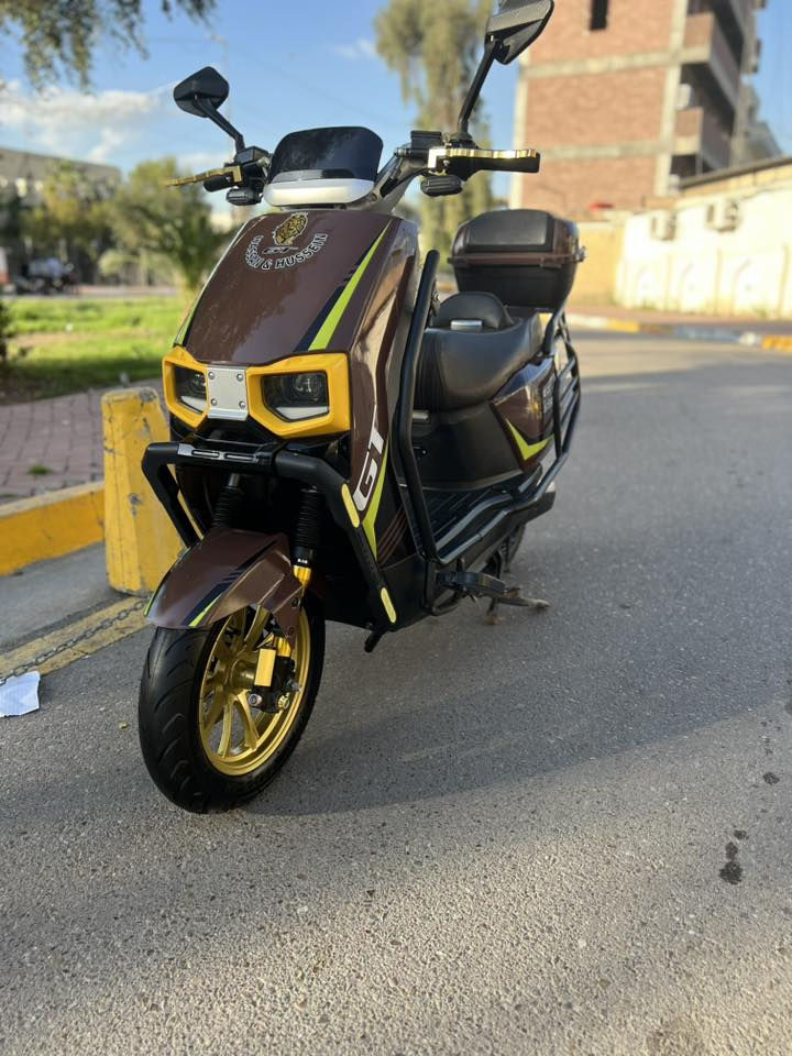 سلام عليكم شباب دراجه شحن البيع  سكنس شركته حسن ؤحسين GT استخدام 25 يوم فقط الله شاهد  كلها كامله مكمله كل نقص وعيب مابيها امانت الله  تجي مواصفات عالميه
دراجه وصلها مال المعرض موجود 

الموديل 2026 
النوع سكنس GT المدرع معروفه بمتانتها وقوتها  
البطاريات 6 كبيره
التحويلات.1.2.3.4
السرعه 75 حقيقي  
تشغيل عن بعد 
جهاز انذار السرقه 
بصمه 
تشغيل كارت 
سويجات 2
قفل ستيرن +قفل بصمه 
لونها كلش مميز 
كشن سياحي  VIb
نضام ABS
نضام USB
نضام R رجوع الخلف
مدرعه 360درجه 
جنطه خلفيه 
طارات جبلي 
بريكات دسكات دهن 
أطارت جوبلس 
لدات اماميه وخلفيه 
اسطابً لايت 
شاحنه ذات شحن سريع ويقاف ذاتي 
اشاير رباعيه 
 ملف كبير
اي استفسار اتصال 

***********

مكاني بغداد
