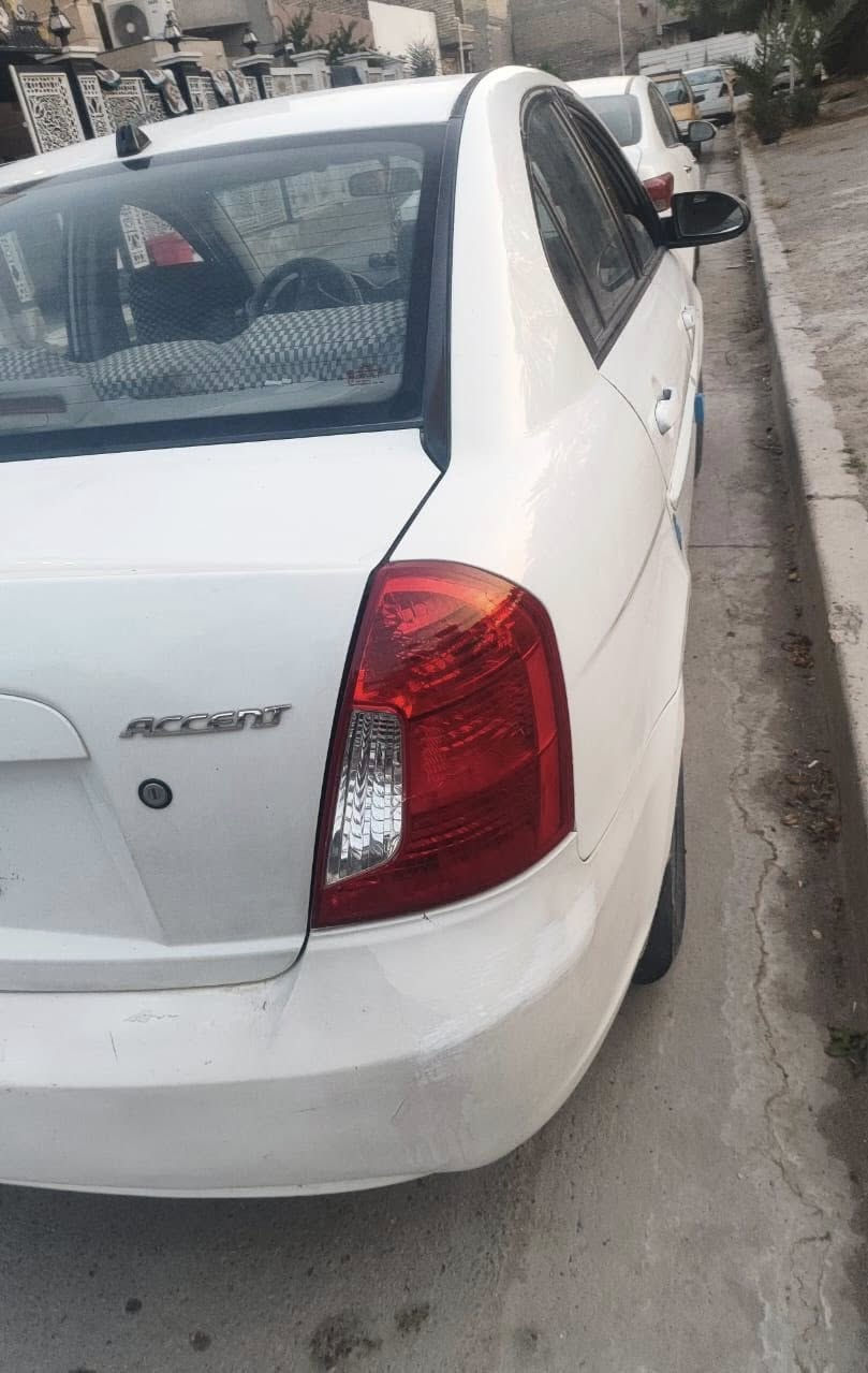 اكسنت موديل 2006 امريكي حادثها بس باب السائق بيها ضربه بسيطه ومصلحها السياره ليبل واحد السنويه لغاية سنة 30 وباسمي رقم انكليزي بغداد  مكاني بغداد الغزالية سعر 74 ورقه وبيها مجال للاستفسار *********** 
 ***********
