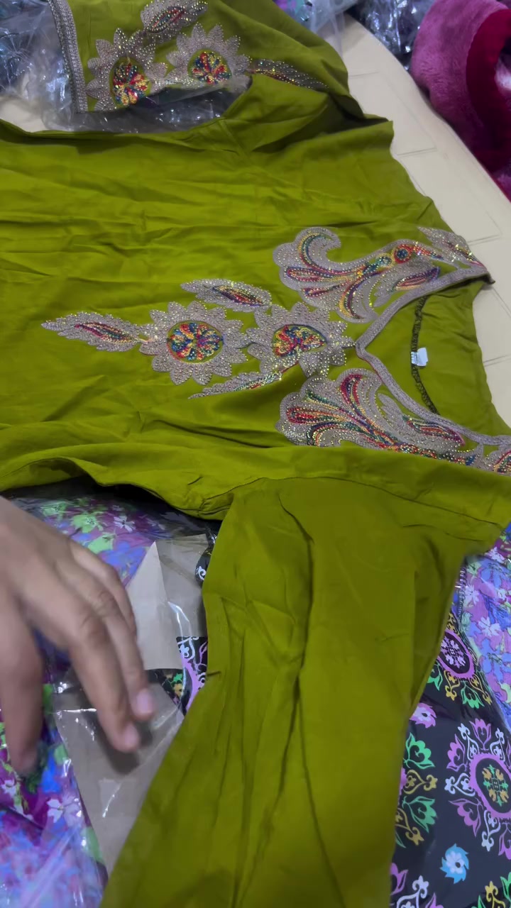 تابعونة ع التيك توك يومية نفتحلكم بث قطع أنيقة وراقية نفس اسم الحساب ع التيك توك
 
گلابيات سعر القطعة ١٢ الف فقط
يجي بيها ١٠ ألوان لون احلى من لون كلها صيفية وقماش إيطالي درجة أولى
 #دشاديش  #اكسبلور #fypage #متابعة


**إذا كنت صاحب هذا الإعلان وتريد حذفه لأي سبب، رجاءا أرسل رسالة إلى الدعم الفني**