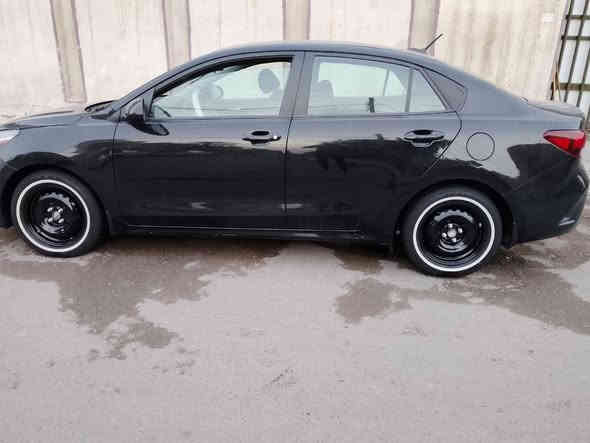 السلام عليكم كيا ريو ٢٠٢٣ للبيع
وارد امريكي شاشه وكامره وتحكمات ستيرن ونضام سبورت ومانع انزلاق حادثها شبر بل بنيد سياره ليبل واحد بنيد نفسه مصلح وبعده ممصبوغ ومبدل دعاميه سياره مابيها قطره معجون ولا صبغ محرك ١٦٠٠ دوش دبل نوزل المرغوب تخم تاير جديد رقم بغداد انكليزي  تحويل ثاني يوم السعر 125 وبيها مجال للستفسار رقم هاتف *********** متواجد واتساب
