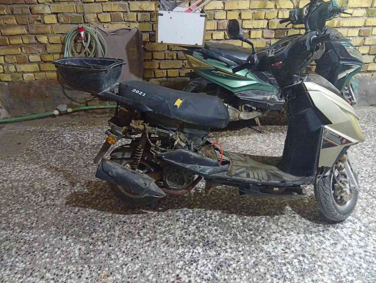 سلام عليكم دراجه 🏍️ FS صيني للبيع كفرات تعبانه و باقي التفاصيل الاتصال على الرقم (***********) السعر(150)قفل العنوان ميسان حي الشهداء

