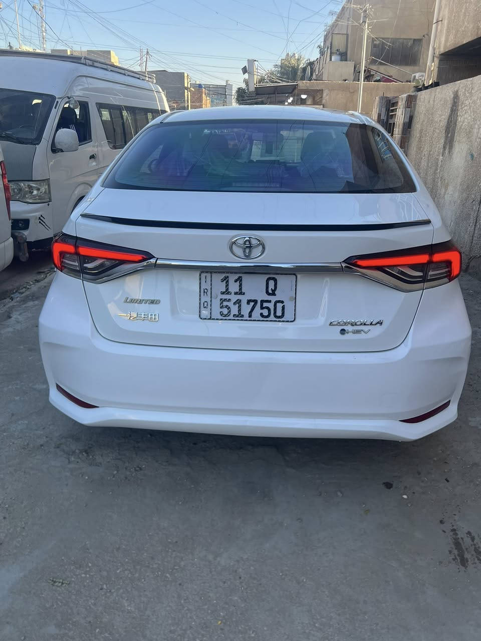 كورلا 24 خليجي ماشية 88 بيها طخة بلباب موضحة بلصورة سعرها 140 وبيها مجال  مكان السيارة بعداد الحرية 
***********
