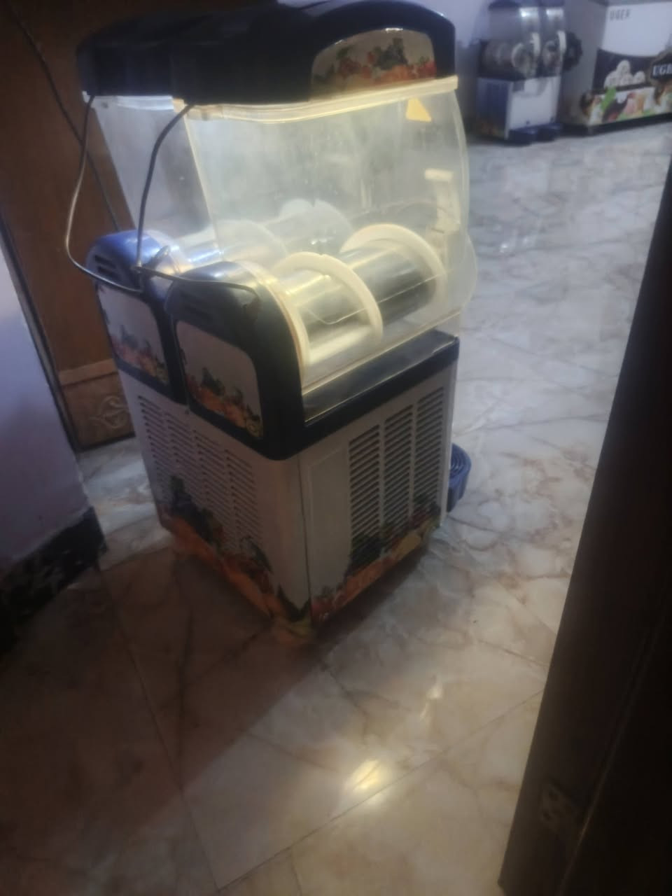مكاين ازبري (مستخدمه قليل)لبيع نوع هوسك موديل الاحديث الاستفسار الاتصال *********** العنوان ناصريه مركز
