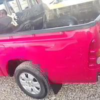 تيوتة 2010السيارة مكفولة كفالة ماعدة الباب الامامي. سيارة المكينة نضيف...