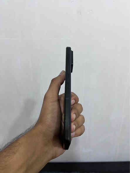 اسوس روج 8 pro 

Asus rog 8Pro

اقوه موبايل العاب ممكن تشوفه بحياتك 

وباعله الذواكر 512 بعشوائيه 16 

انتبه 8Pro مو العادي والذاكره الاعله 512

 الموبايل يجي 165 فريم حقيقي يدعم اقوه الالعاب باعله فريمات مثل ببجي 120 ثابته 

يجي بمعالج سناب دراكون 

ويجي منفذين للشحن 

1منفذ شحن العادي

2 منفذ شحن السريع 65 واط  

3 منفذ السماعه

الموبايل استخدام اللعاب او تصفح يدعم السيم كارت 

الموبايل كامل مكمل غير مفتوح وما بي اي نقص ولا فطر ولا كسر ولا واصل صيانه 

سعر الموبايل الجديد 1215

 

سعر الموبايل هذا بنص السعر 685 قفل قفل 

مكاني بغداد جديده /نعيريه/فلكه رقم عشره 

 ما توصلني رسائل الفيس اتصل واتساب او علرصيد 

يوجد توصيل 

*********** بغداد
