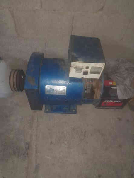 للبيع توليد ١٥ كيفي  سنكل فيز توليد شغال الدولفين نحاس  السعر ٣٥٠الف الف العنوان حدود واسط بغداد قرب سيطره الج أثير  ***********  اسيا  ***********
