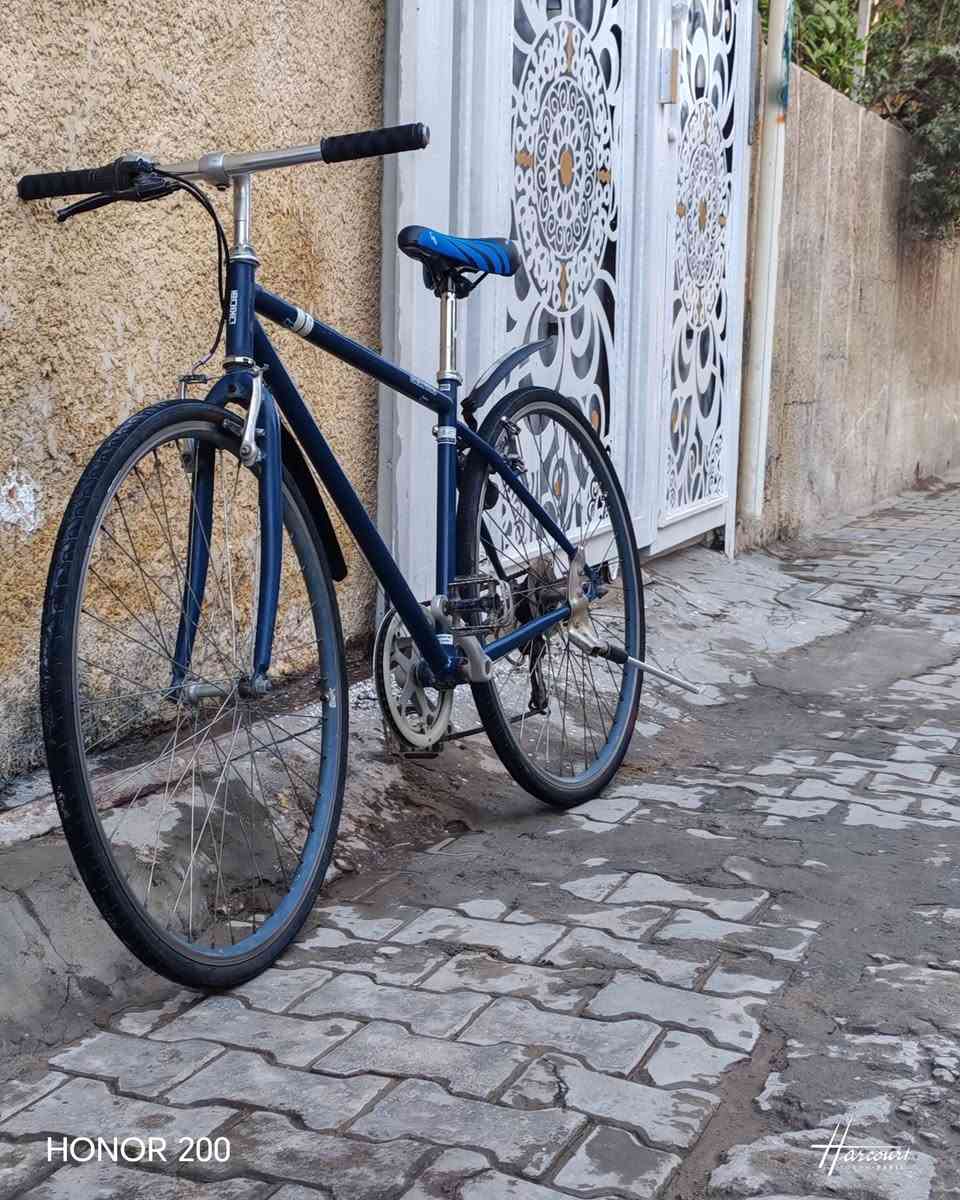 السلام عليكم للبيع c700 كير6 نمر بركات كله شغاله باسكل نضيف السعر 100 وبي مجال شي قليلل العنوان البياع الشرطه الخامسه قرب افران الساعدي الرقم ***********
