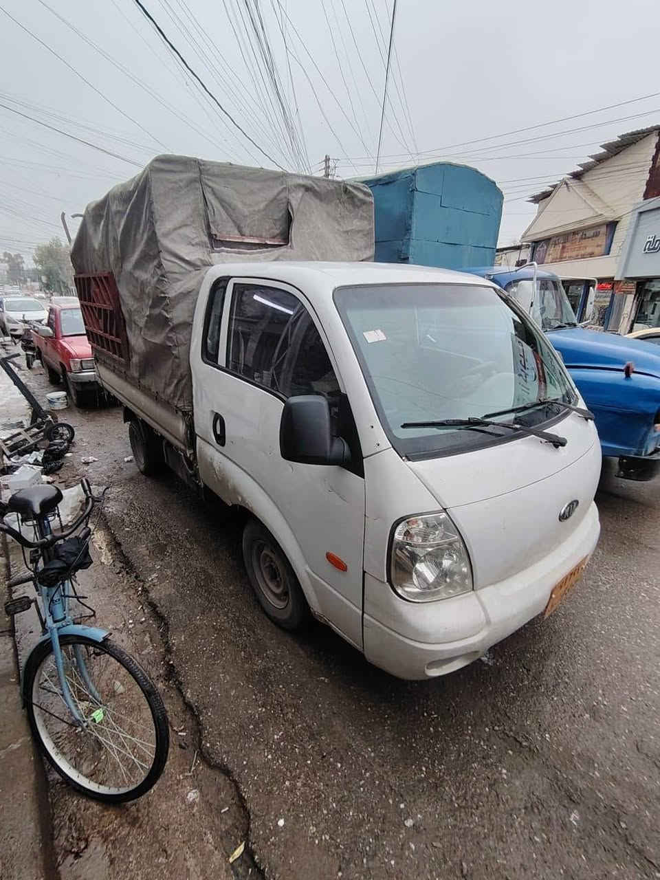 السلام عليكم سعرها 75 ورقة
سيارة كيا موديل 2011 رقم اربيل 
مبدل بيها نص قماره 
باسم صاحبها الشرعي 
شرط التحويل  ***********
