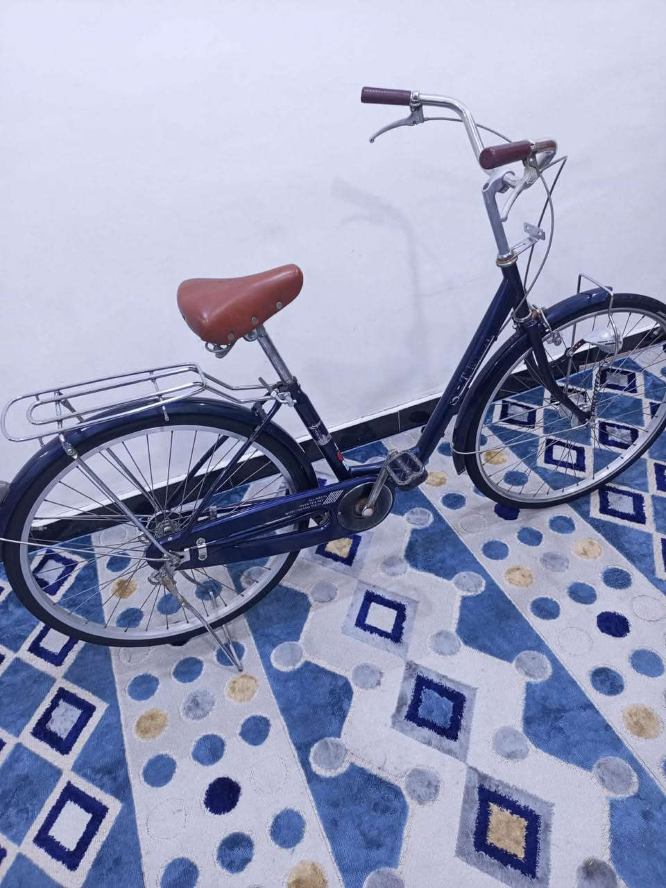 سلام عليكم باسكل للبيع بناتي مال باله باسكل جديد ترات برجستون حساس فقط كلوب المكان الزعفرانية شارع البطل السعر 110 بي مجال تصال على رقم *********** أو رصيد او خاص
