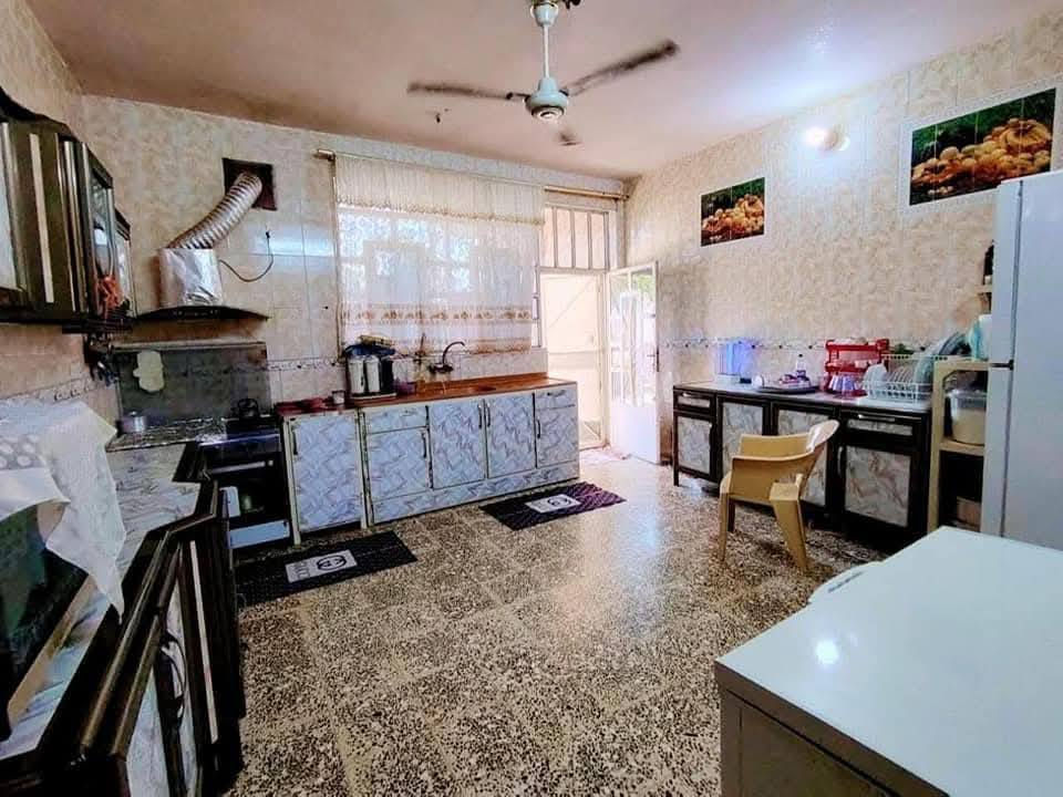 دار للبيع المساحه ٢٠٠متر بلتصنيع طابو ملك صرف للاستفسار اكثر الاتصال ع الرقم ‏‪***********‬‏العنوان الانتصار مقابل مستشفى حمادي شهاب
